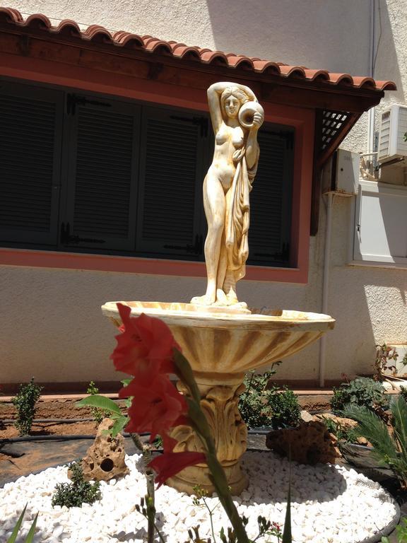Palmira Makry Gialos (Crete)