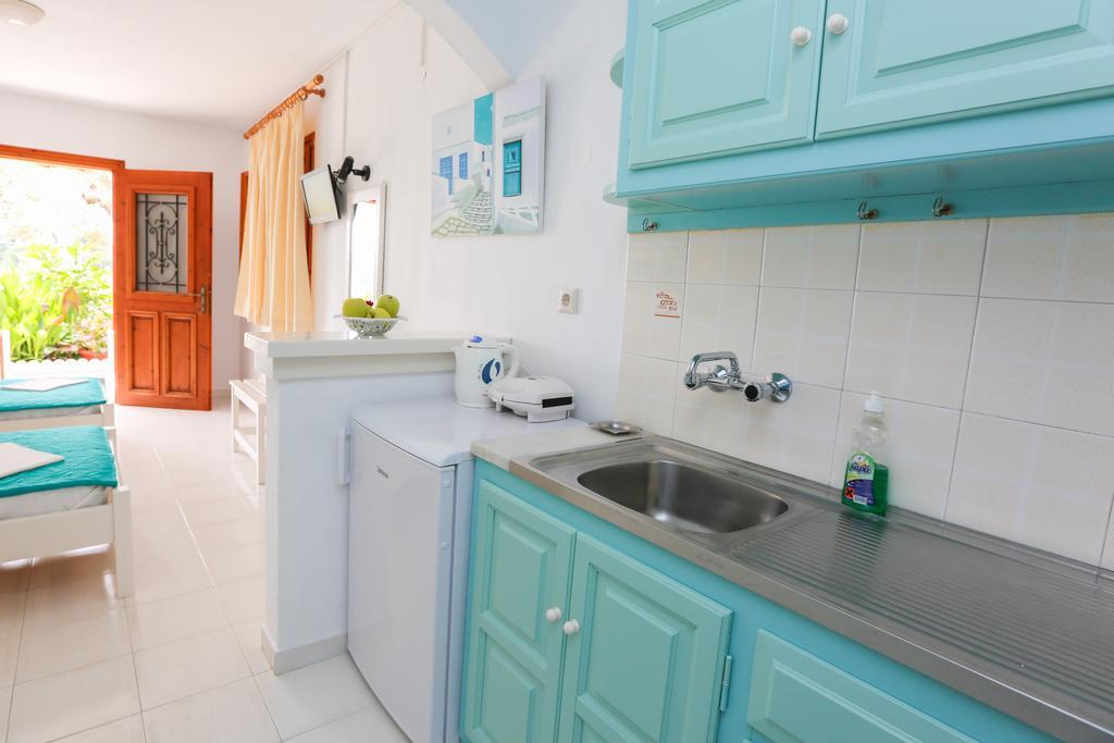 Studios Eleni Platanias (Skiathos)