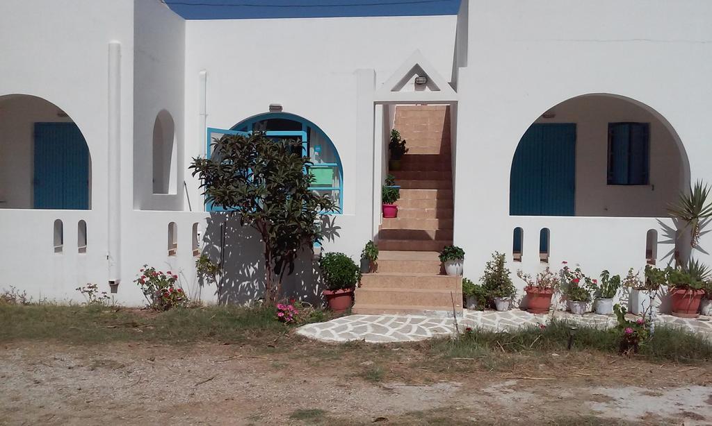 Apartment Studios Parian Blu Logaras