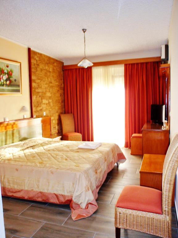 Hotel Vicky Ii