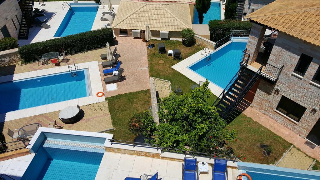 Aparthotel Ornella & 4*