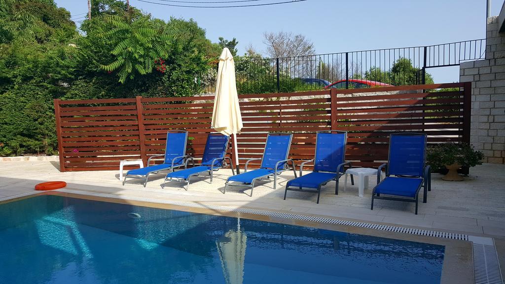 Aparthotel Ornella & 4*