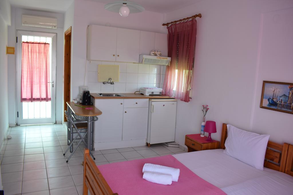 Apartment House Mantesos