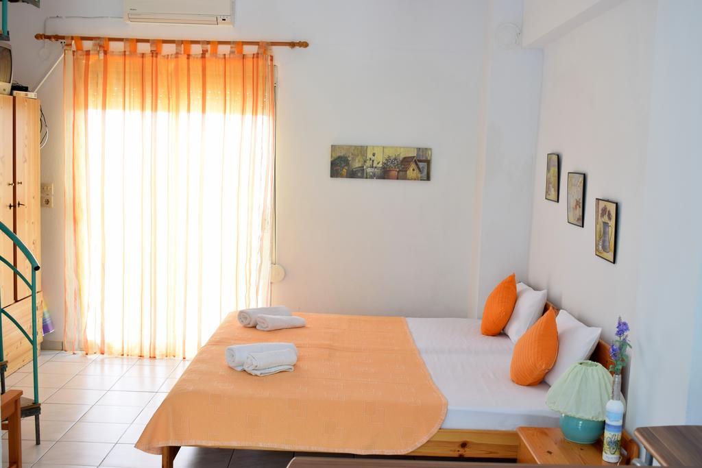 Apartment House Mantesos *