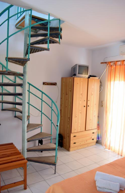 House Mantesos Koinira