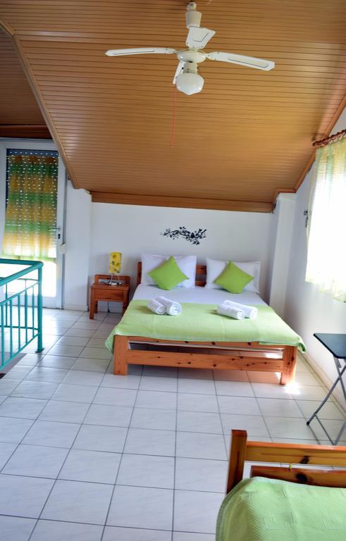Apartment House Mantesos *