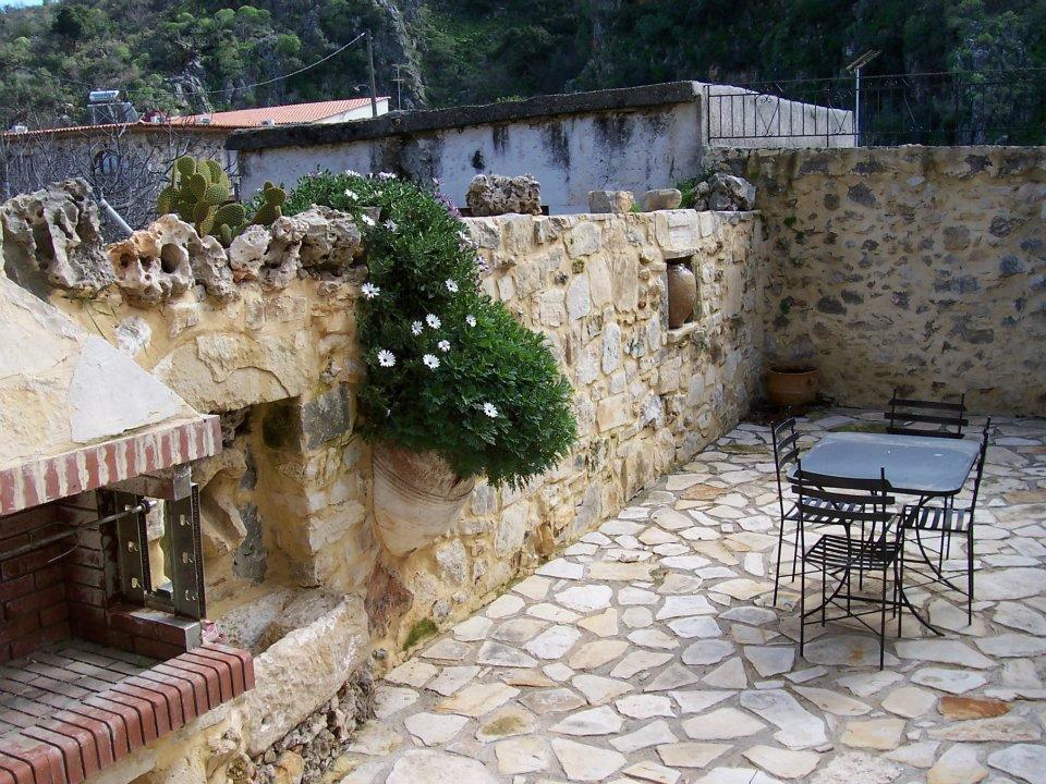 Traditional Stone Vafes