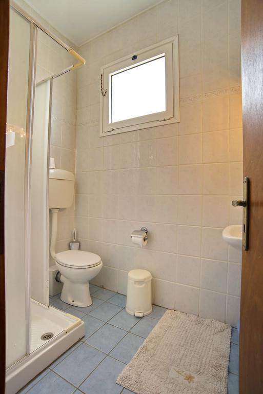 Apartment Leandros *