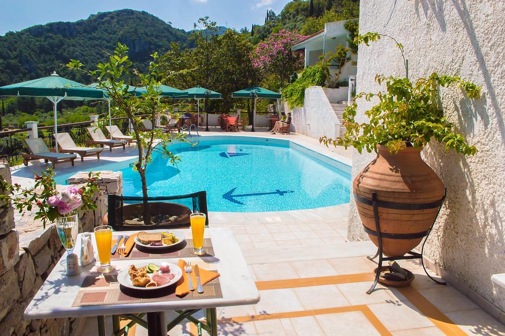 Hotel Daphne 3*