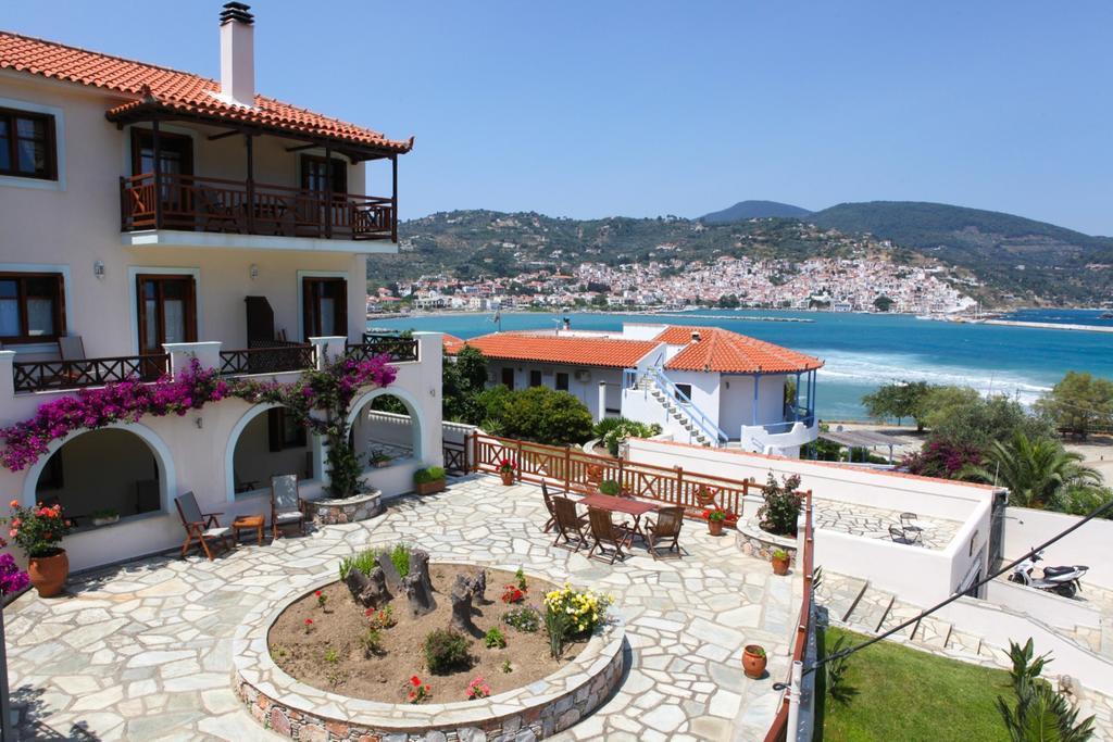 Apartment Pleoussa Studio And