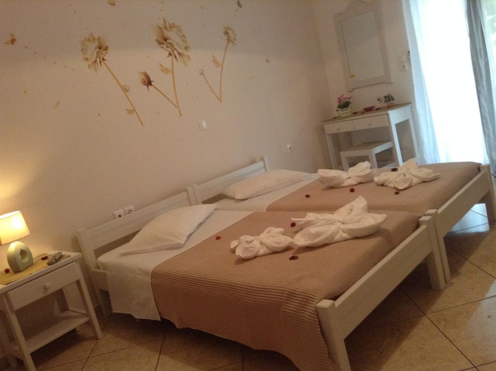 Nikoletta Parikia (Paros)