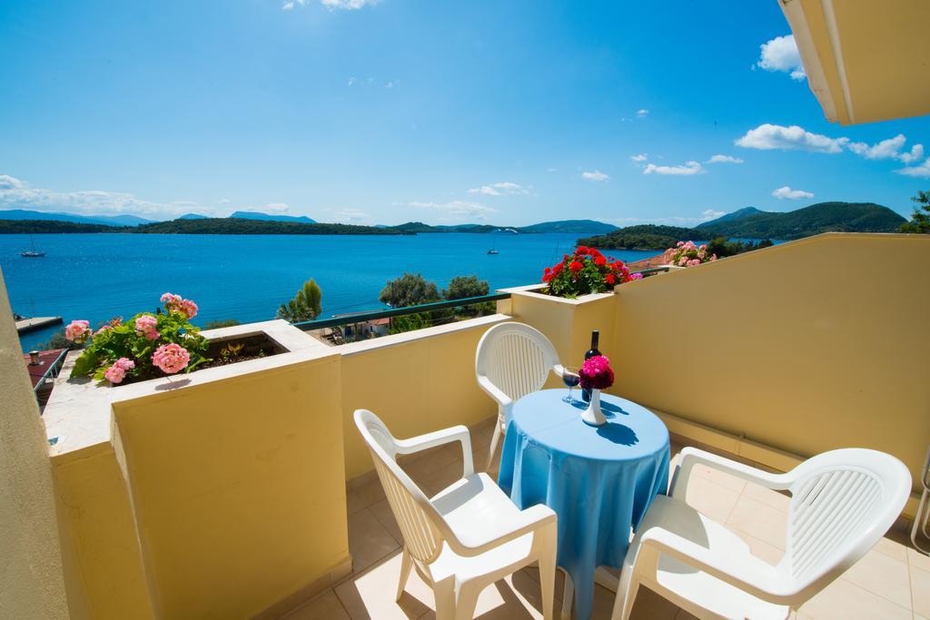 Niras Nydri (Lefkada)