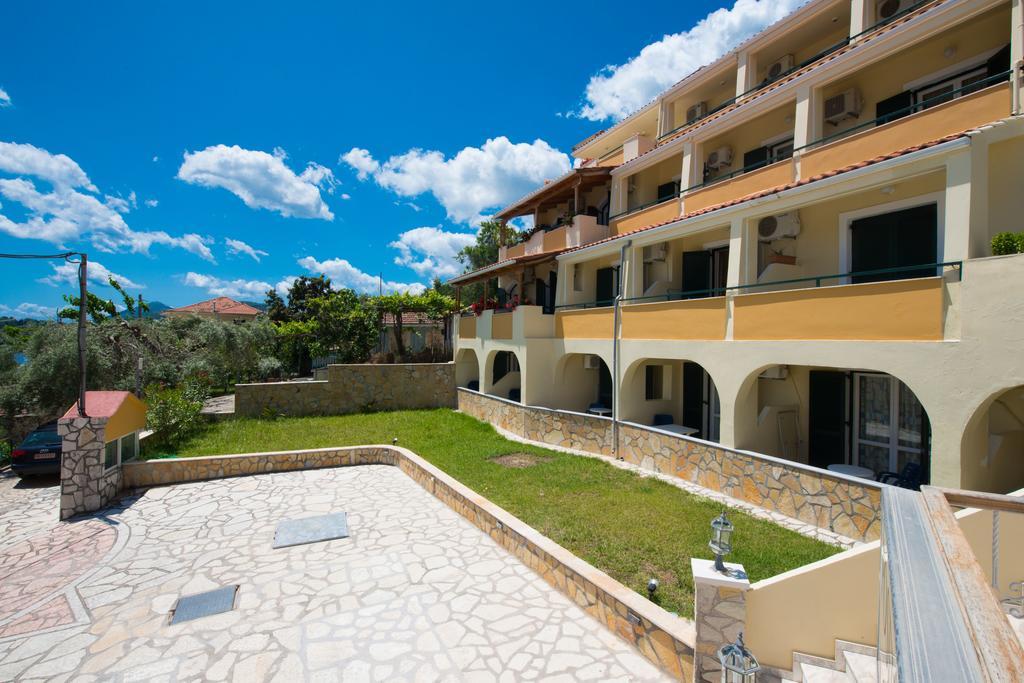 Niras Nydri (Lefkada)