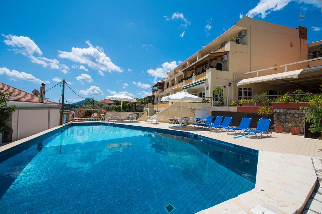 Hotel Niras 2*