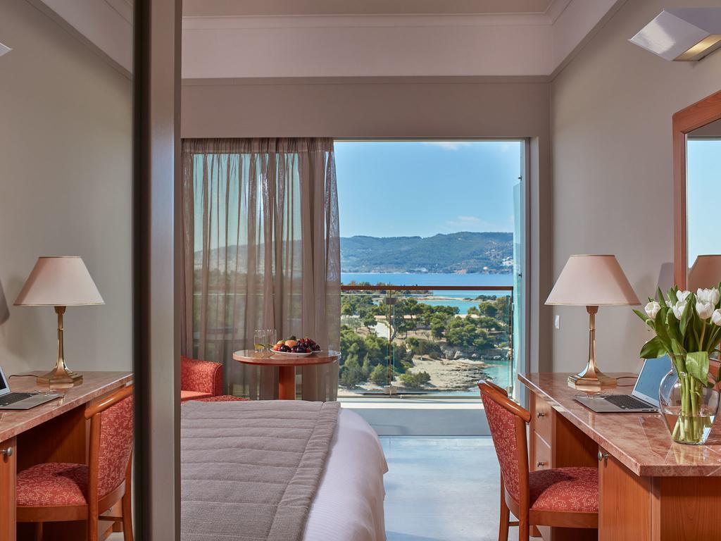 Resort Aks Hinitsa Bay 4*
