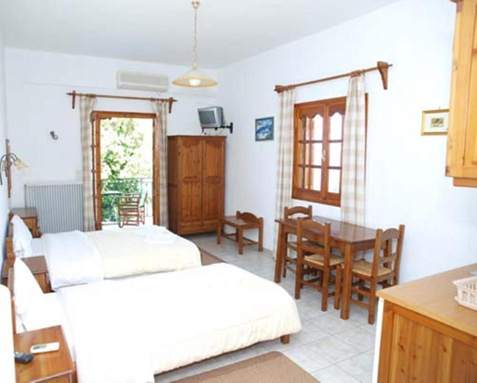Guest house To Limanaki