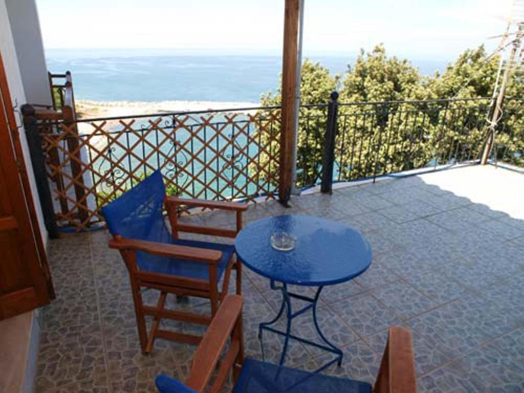 To Limanaki Guest house 3*
