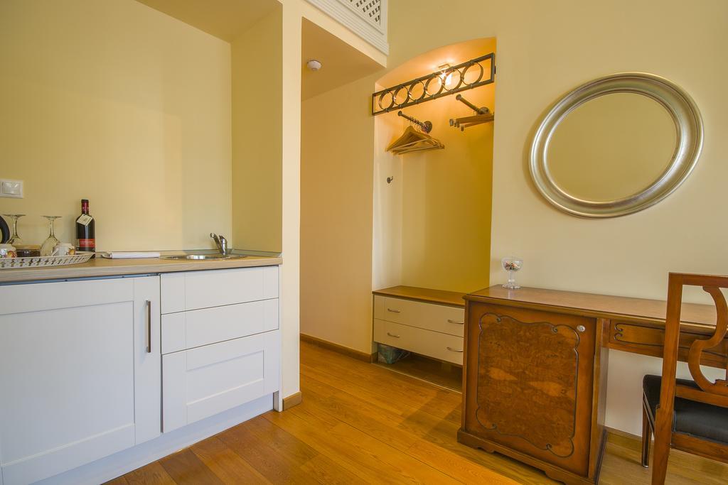 Aparthotel Thea Symi