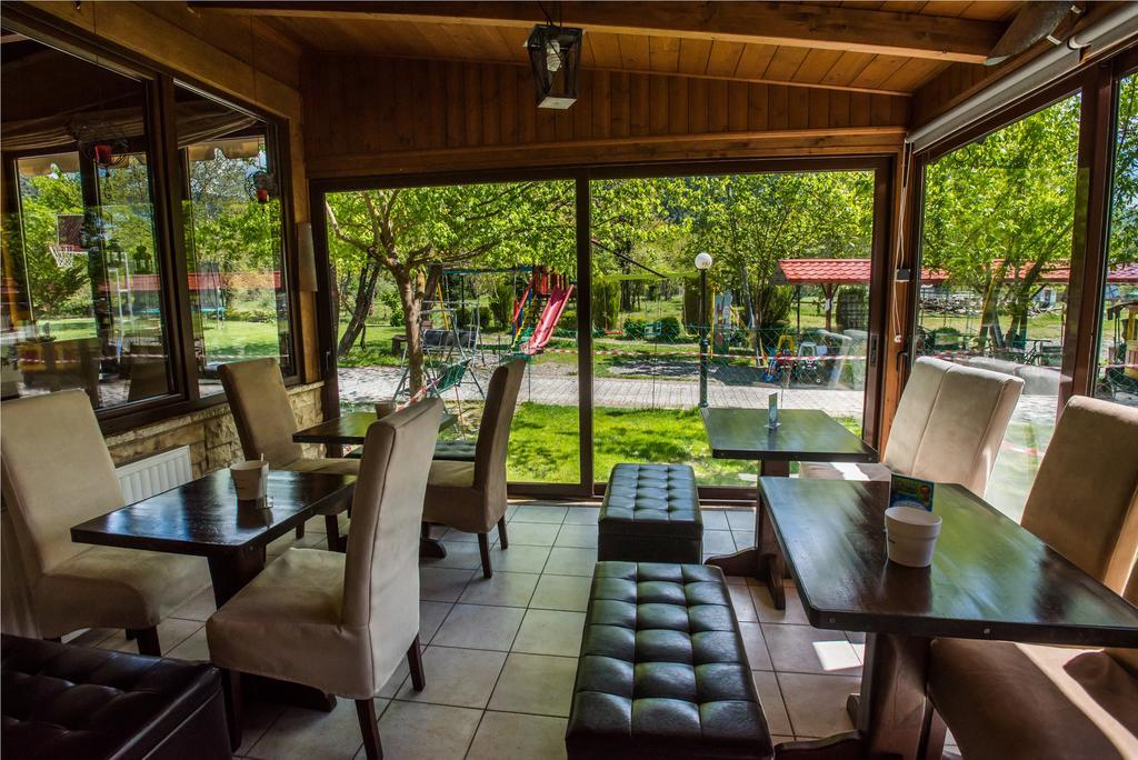 Aparthotel Ninemia And Play Karpenisi