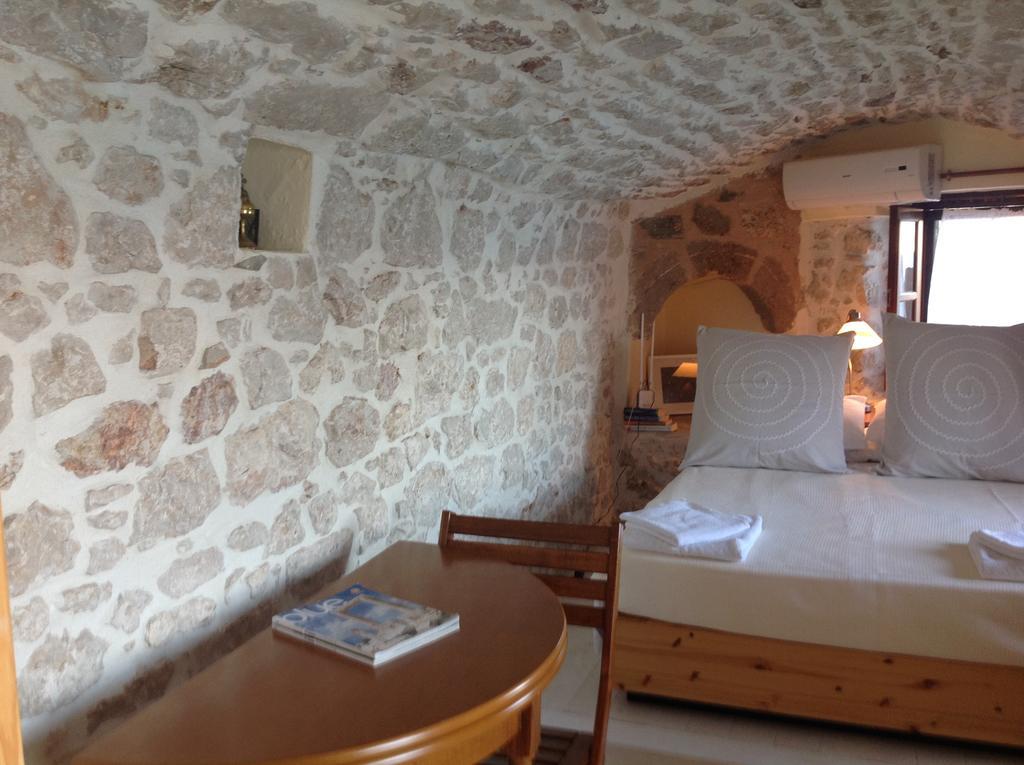 Apartment Amalia Chalki Town
