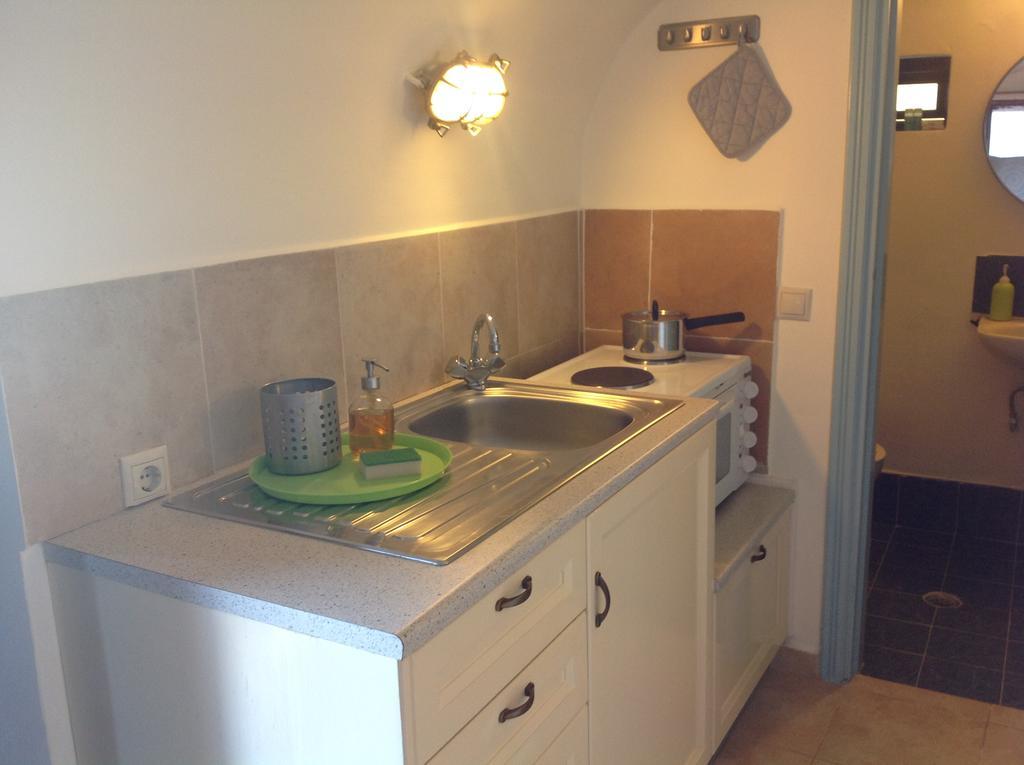 Apartment Amalia Chalki Town