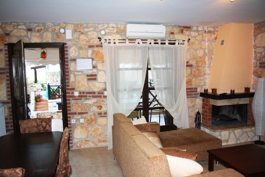 Stonehouse Ioannis