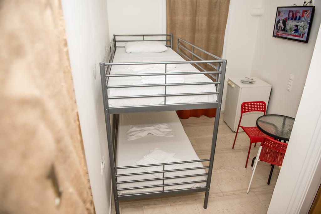 Apartment Summer Bed