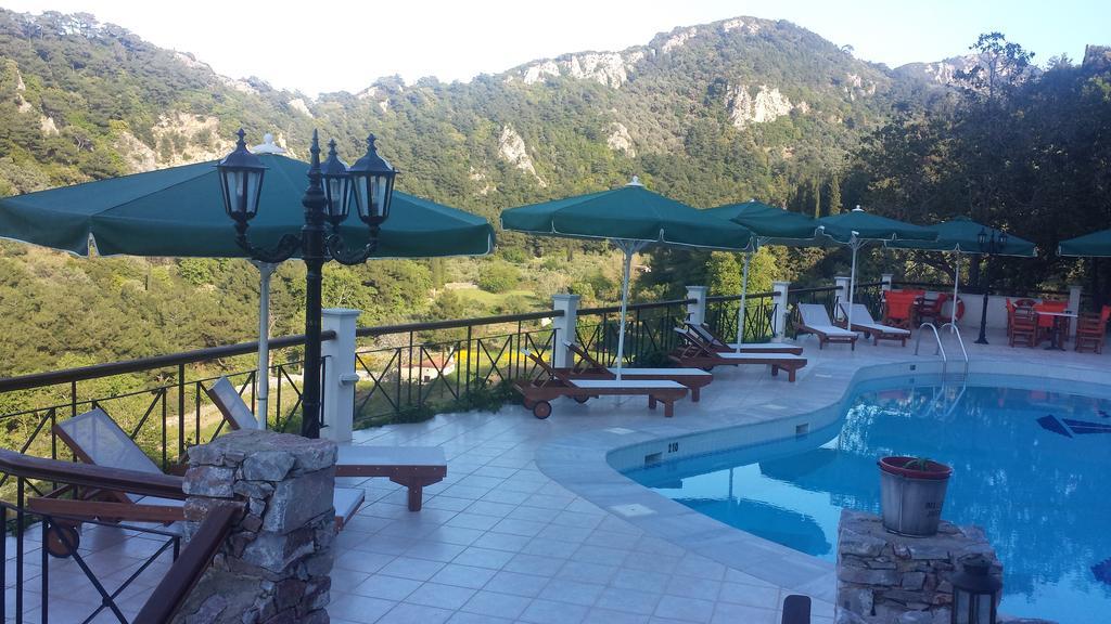 Hotel Daphne 3*