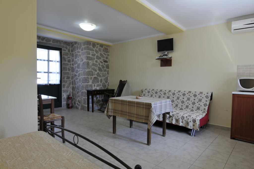 Apartment To Asteri *