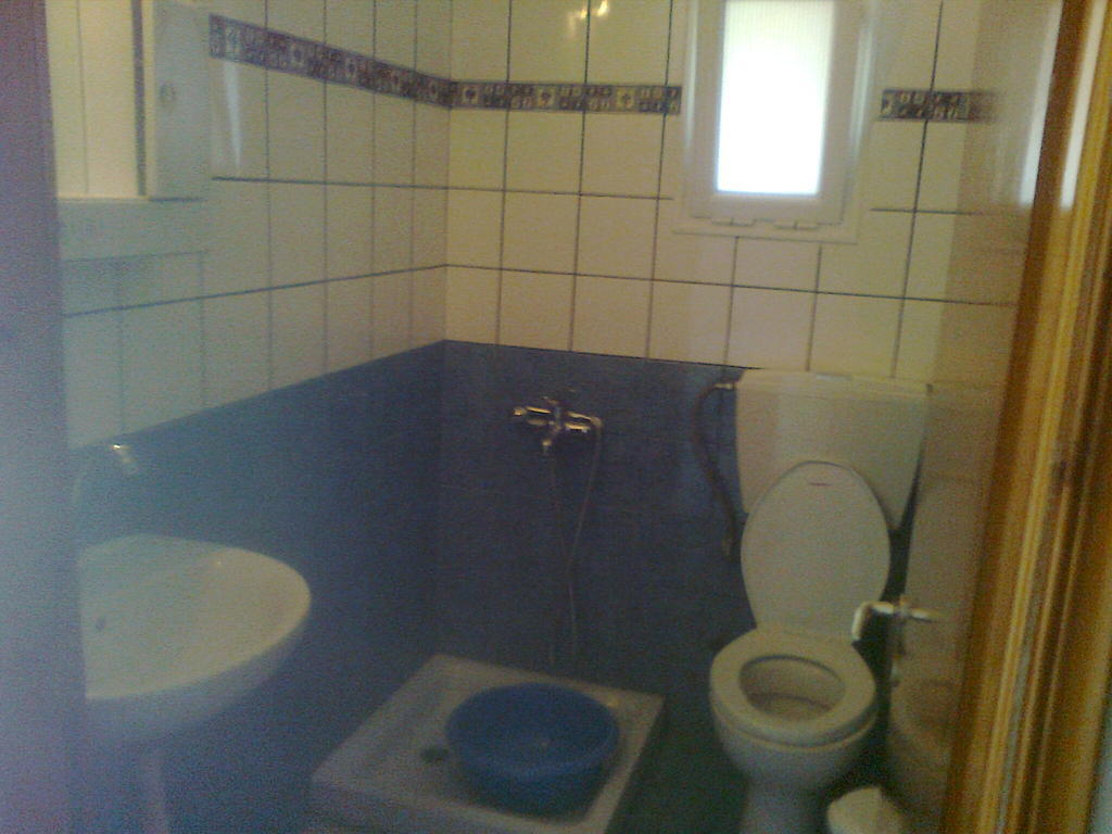 House Mantesos Koinira