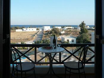Nostos Agios Georgios (Santorini)