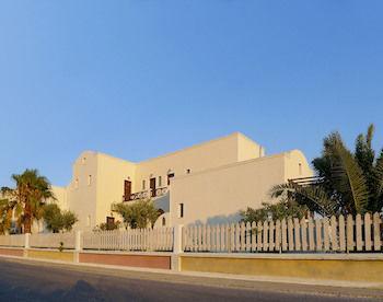 Nostos Agios Georgios (Santorini)
