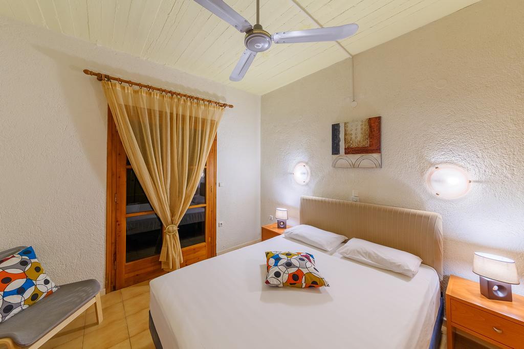 Aparthotel Grekis And