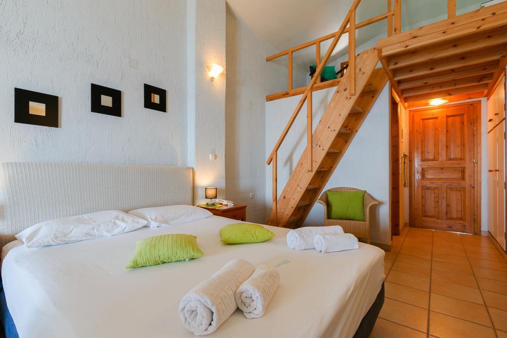 Aparthotel Grekis And 2*