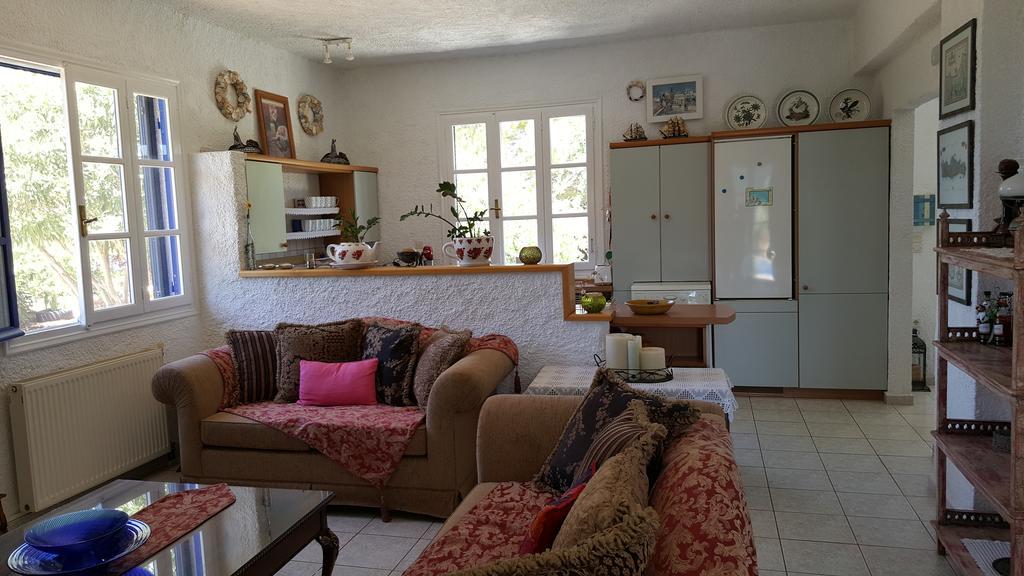 Holiday home Yianna's *