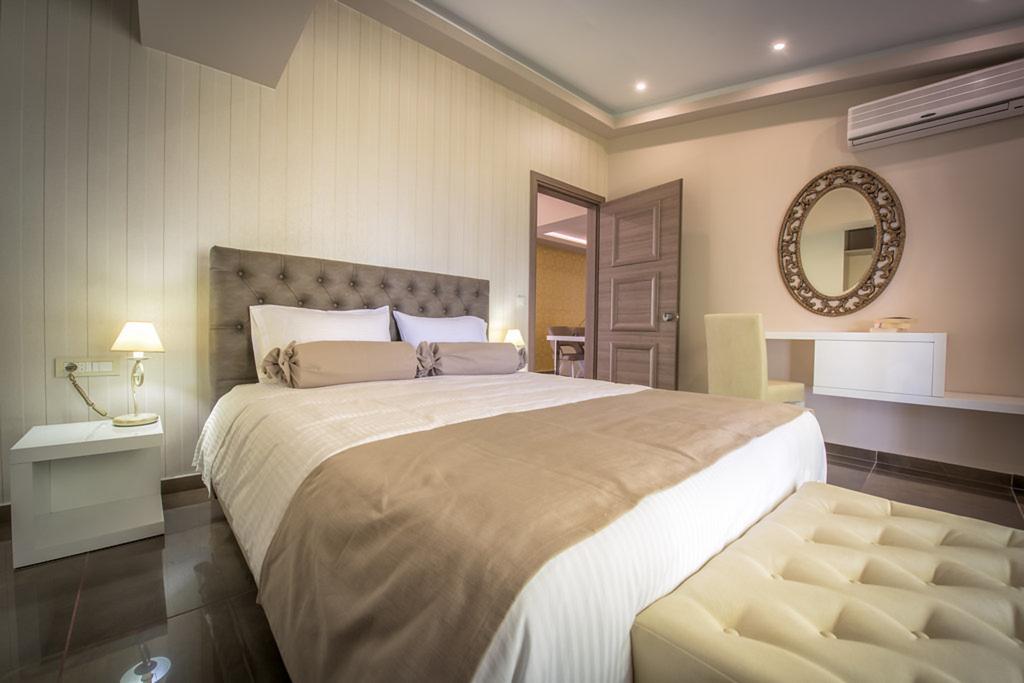 Hotel Koukounaria & 4*