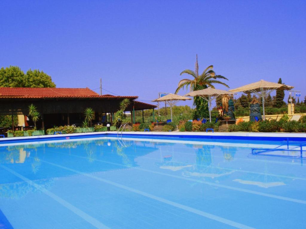 Paradise 2*