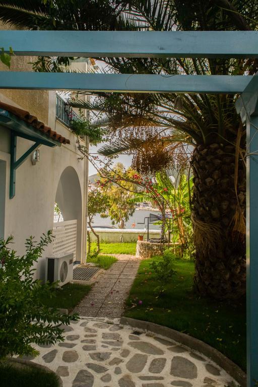 Aparthotel Nikis Village 3*