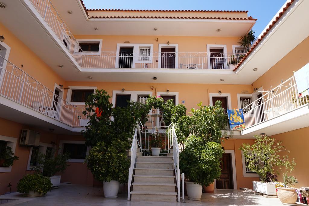 Aparthotel Byron 2*