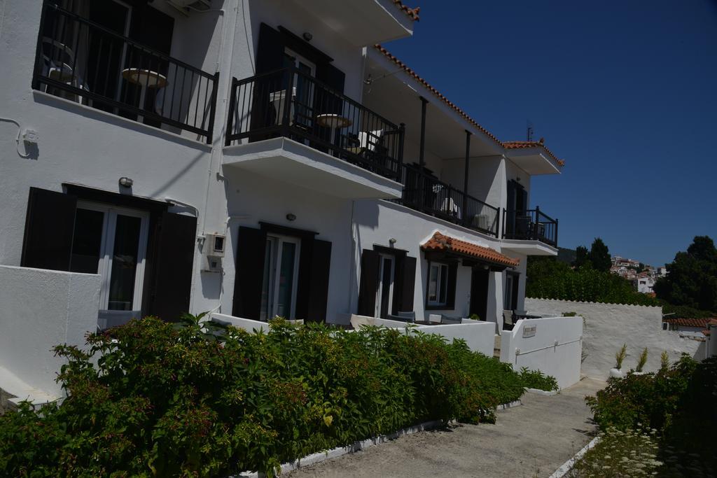Anelli Skopelos Town