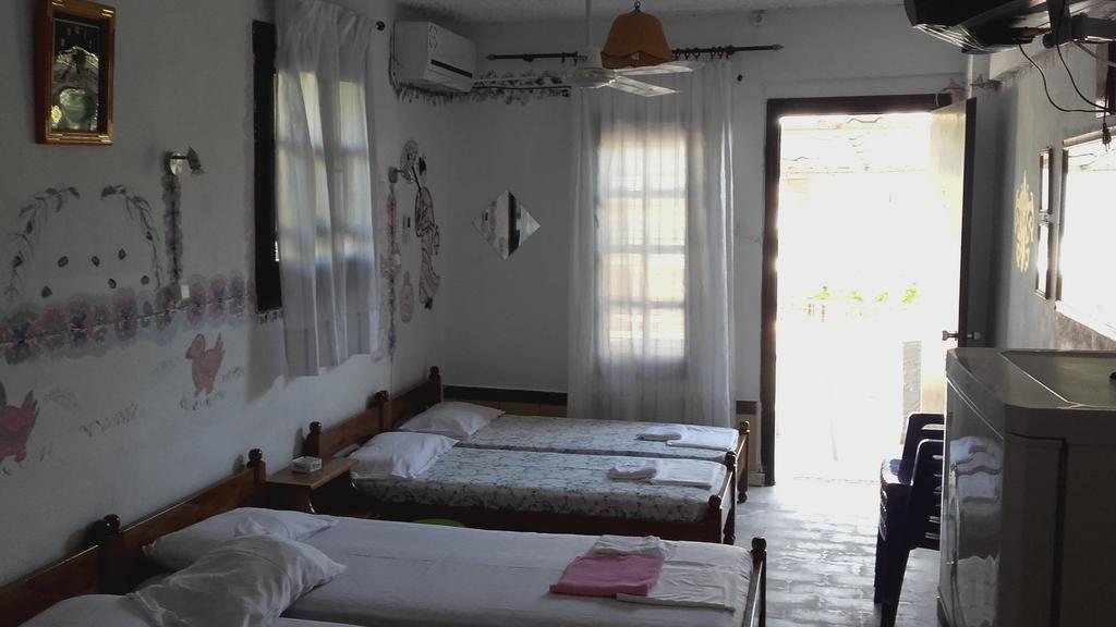 Apartment Theoxenia *