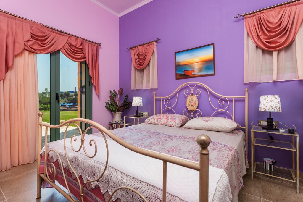 Villa Agro Art Boutique & Luxury - Two Art With Pools, Unique Decors, And A Treehouse Option Vanato