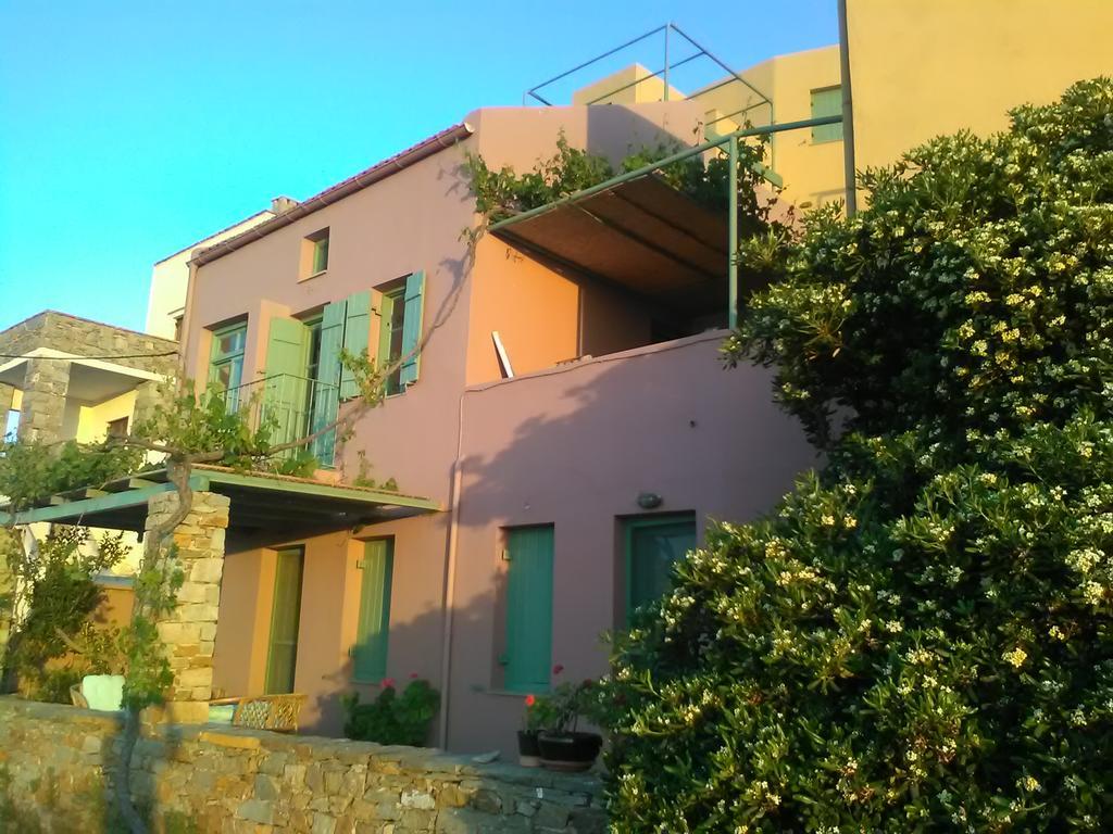 Spitakia