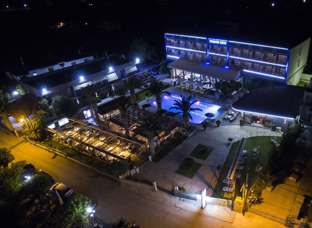 Hotel Evvoiki Akti 3*