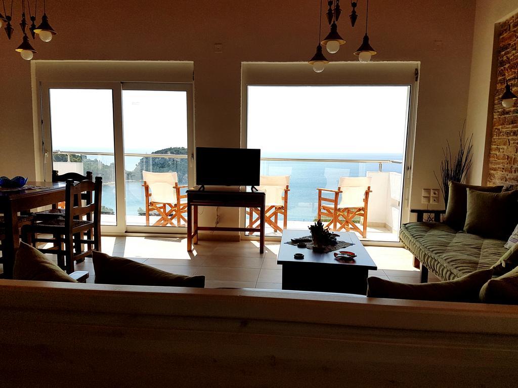 Mando Beachfront Stafylos