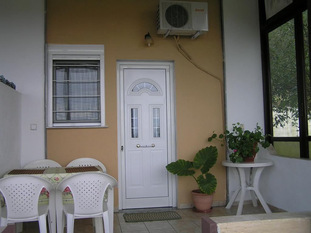 Apartment Dallas Vourvourou