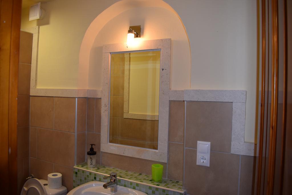 Menis Haus Vrasna