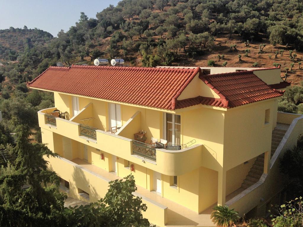 Limnionas Bay Village