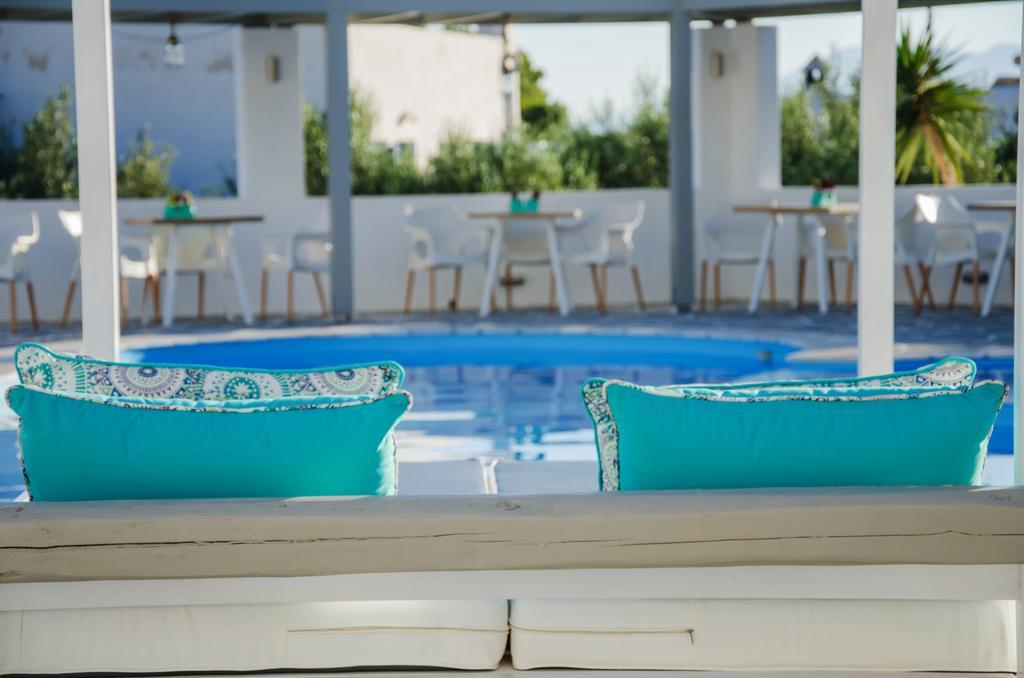 Aparthotel Island House Mylopotas