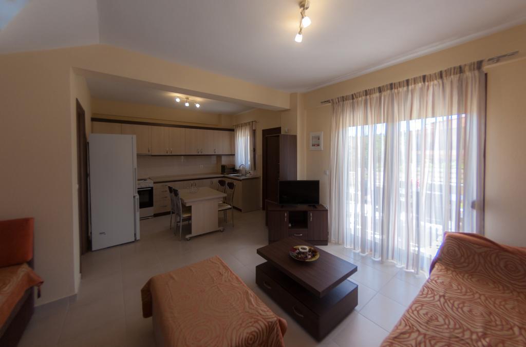Ianthi Maisonettes Nea Roda